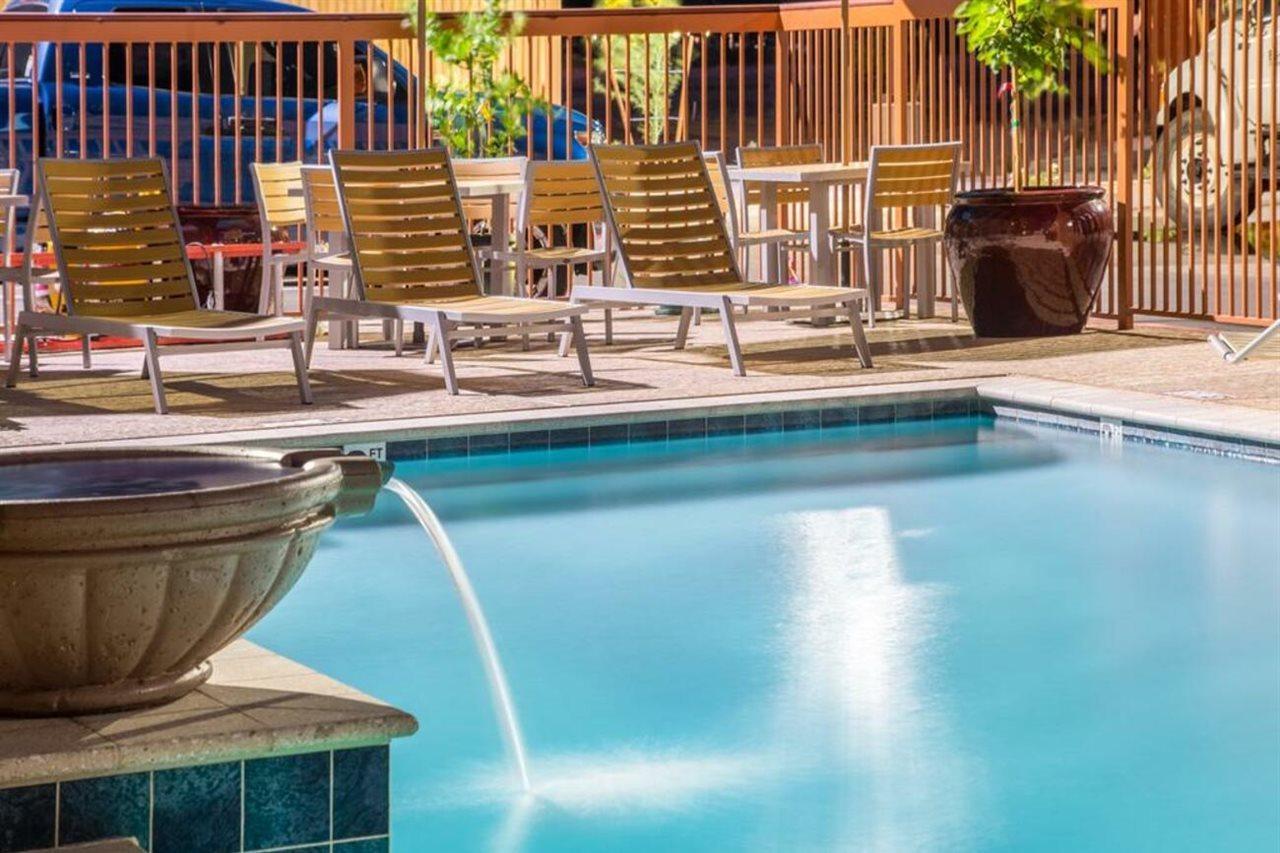 Hampton & Phoenix/gilbert 3*