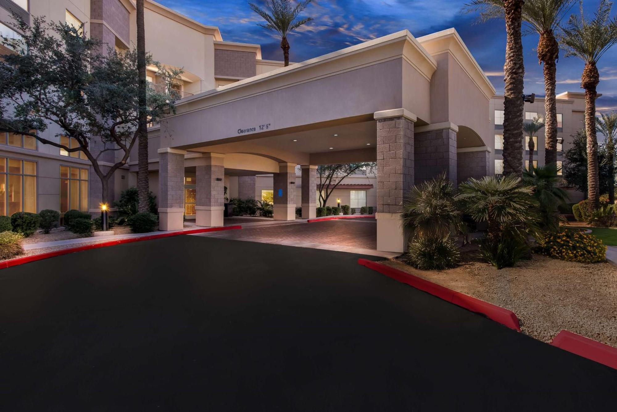 Hampton & Phoenix/gilbert Hotel
