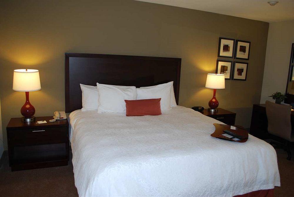 Hampton & Phoenix/gilbert Hotel